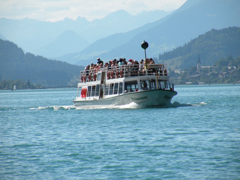 Boat cruise at lake Weissensee with family Winkler