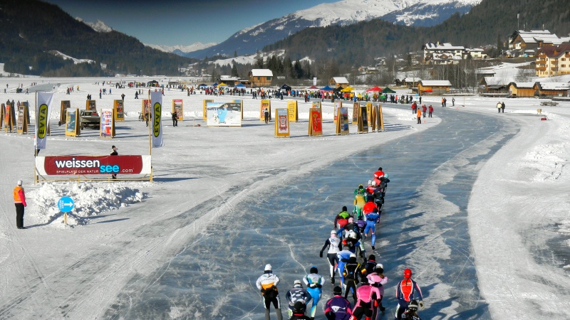 No matter if you are a pro or do it for fun, ice skating at lake Weissensee is indulgence and fun